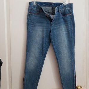 White house /Black Market jeans